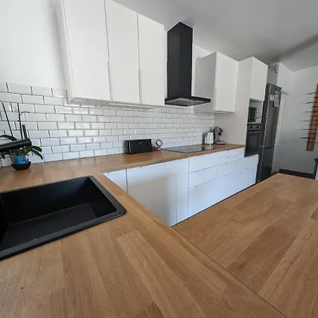 With Air-conditioned Pool, 15 Minutes From Beaches And Montpellier
