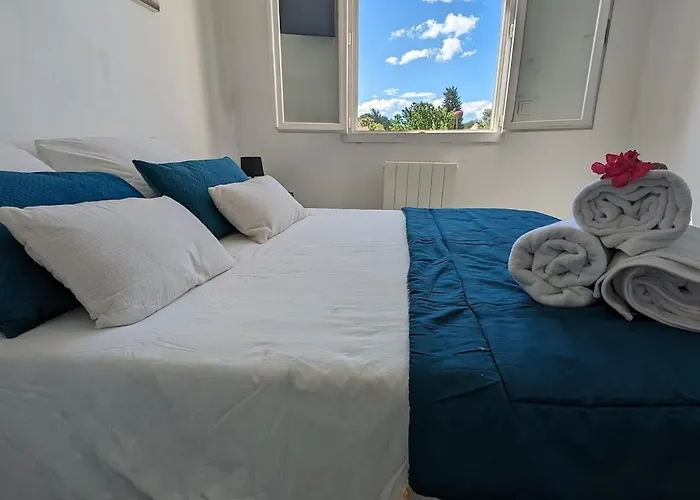With Air-conditioned Pool, 15 Minutes From Beaches And Montpellier