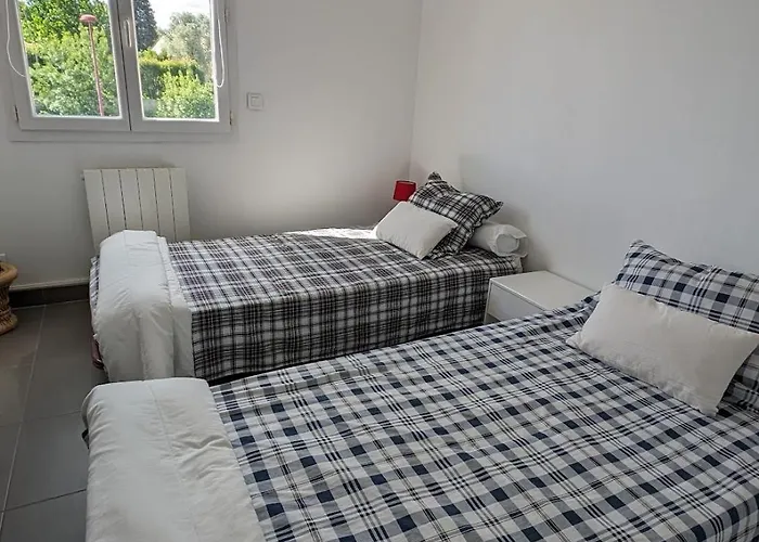 With Air-conditioned Pool, 15 Minutes From Beaches And Montpellier *